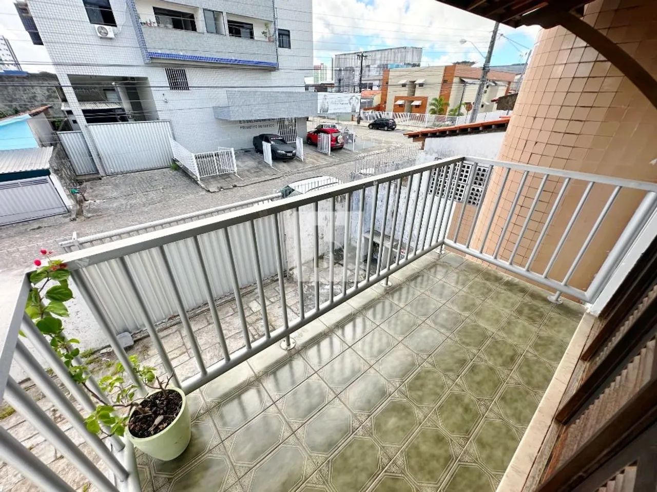CASA - 4 QUARTOS, 2 SUÍTES | TORRE - Foto 4