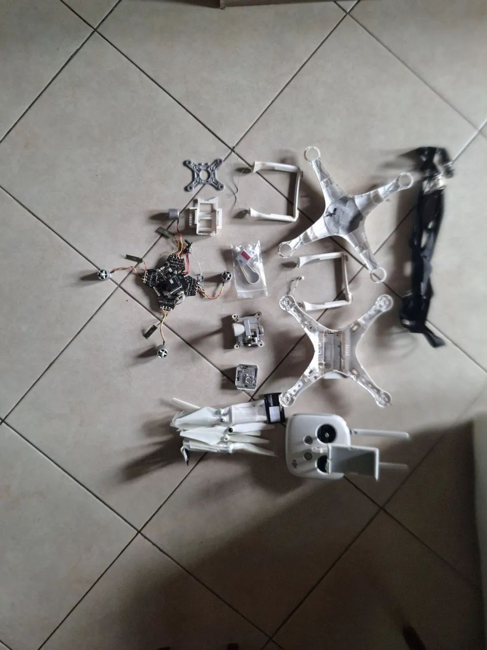 Drone Dji phantom 3 advance, para retirar peças  - Foto 5
