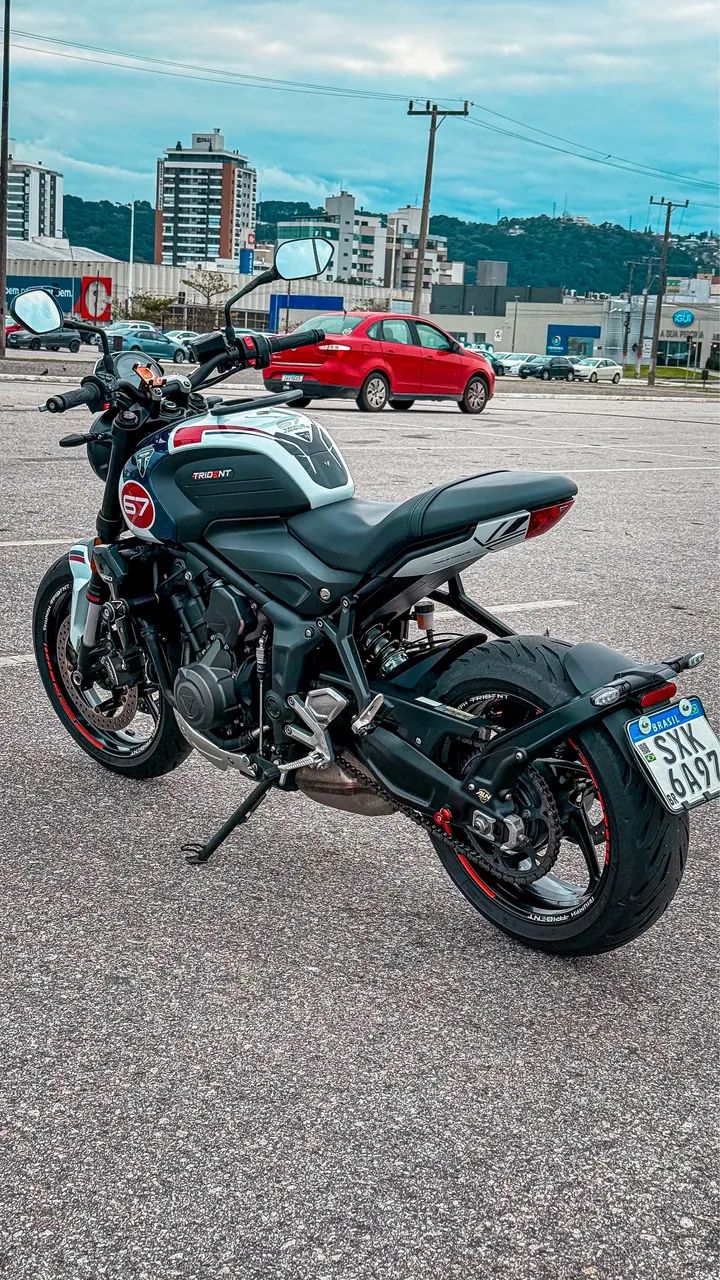 Triumph Tridente 660 Triple Tribute 67 - Foto 5