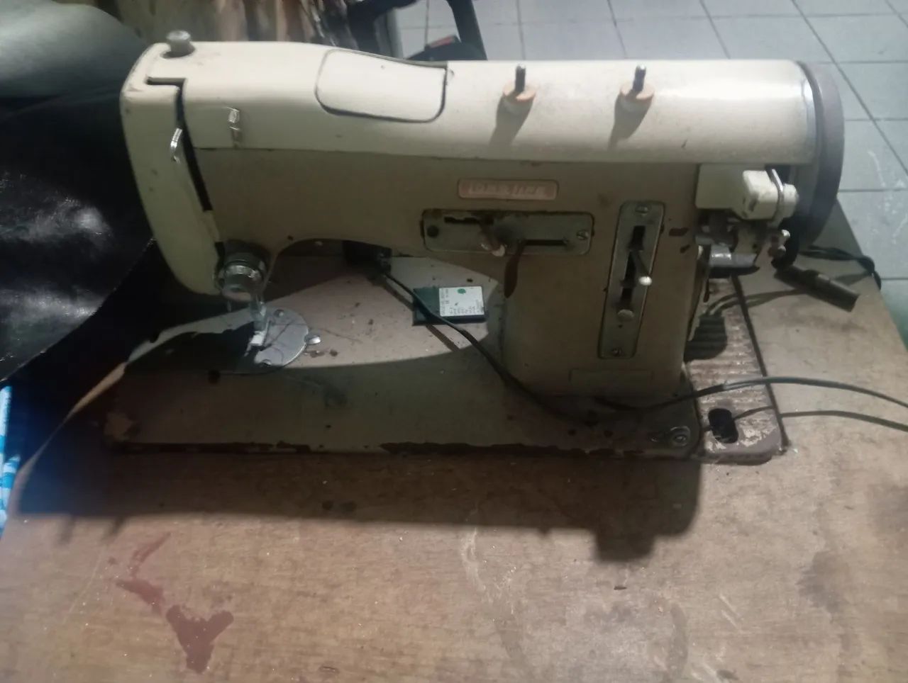 Máquina de costura  - Foto 3
