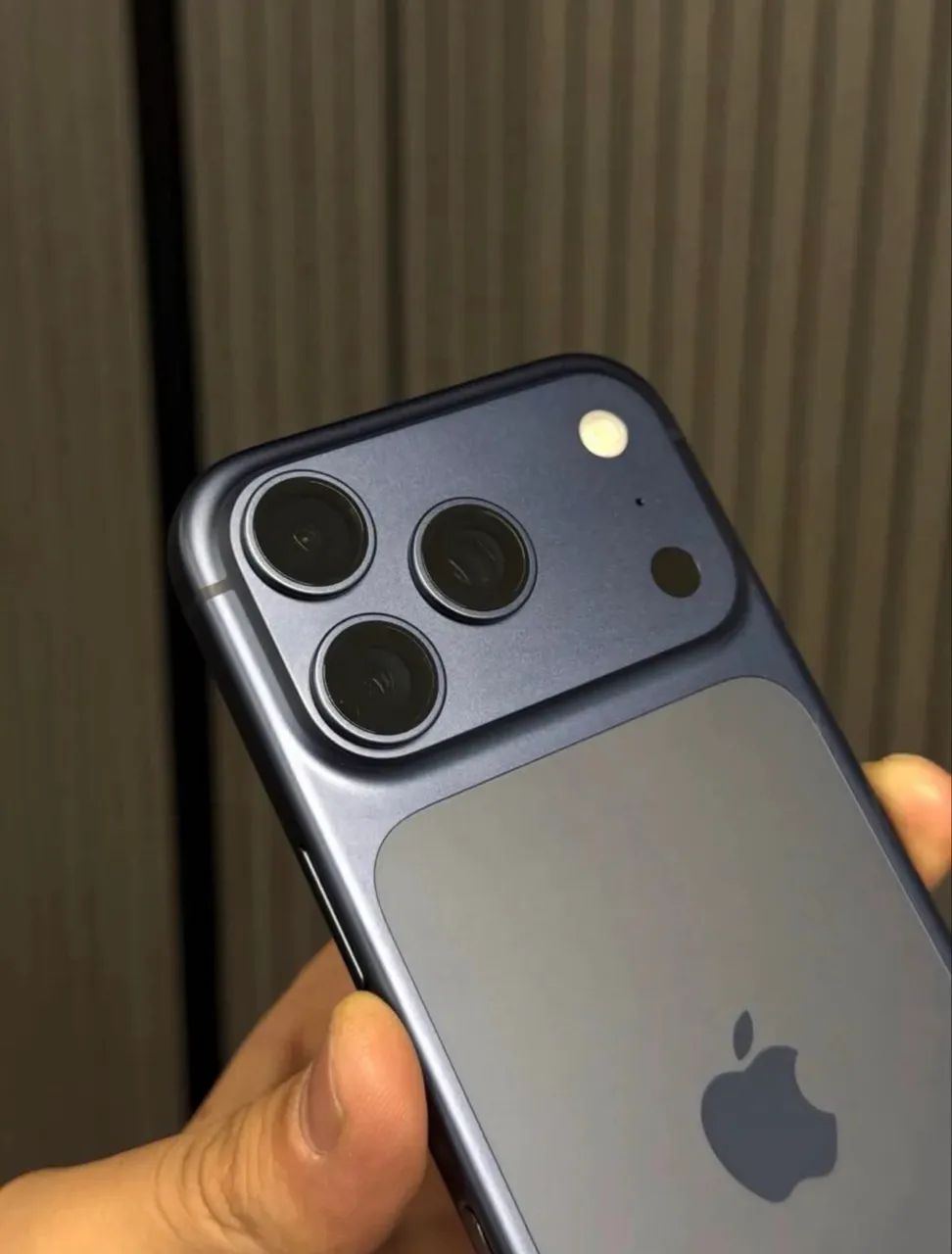 IPHONE 17 PRO - Foto 2