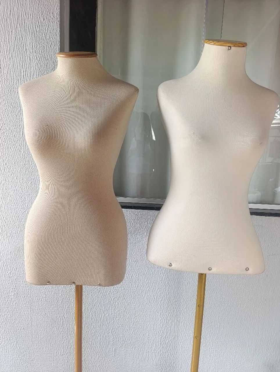 Kit Maniquim com pé de ferro dourado  - Foto 2