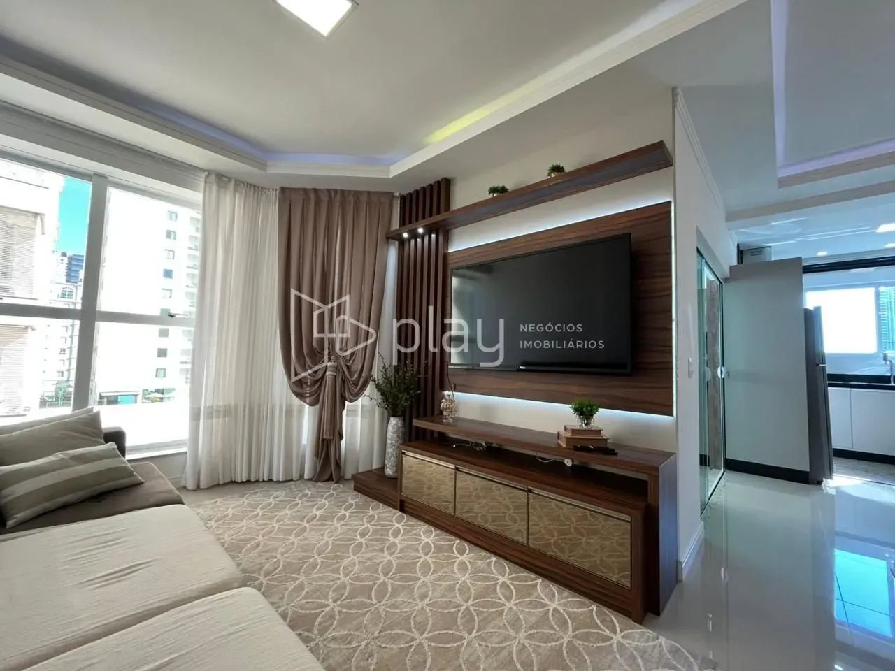 MOBILIADO - 03 SUITES E 03 VAGAS