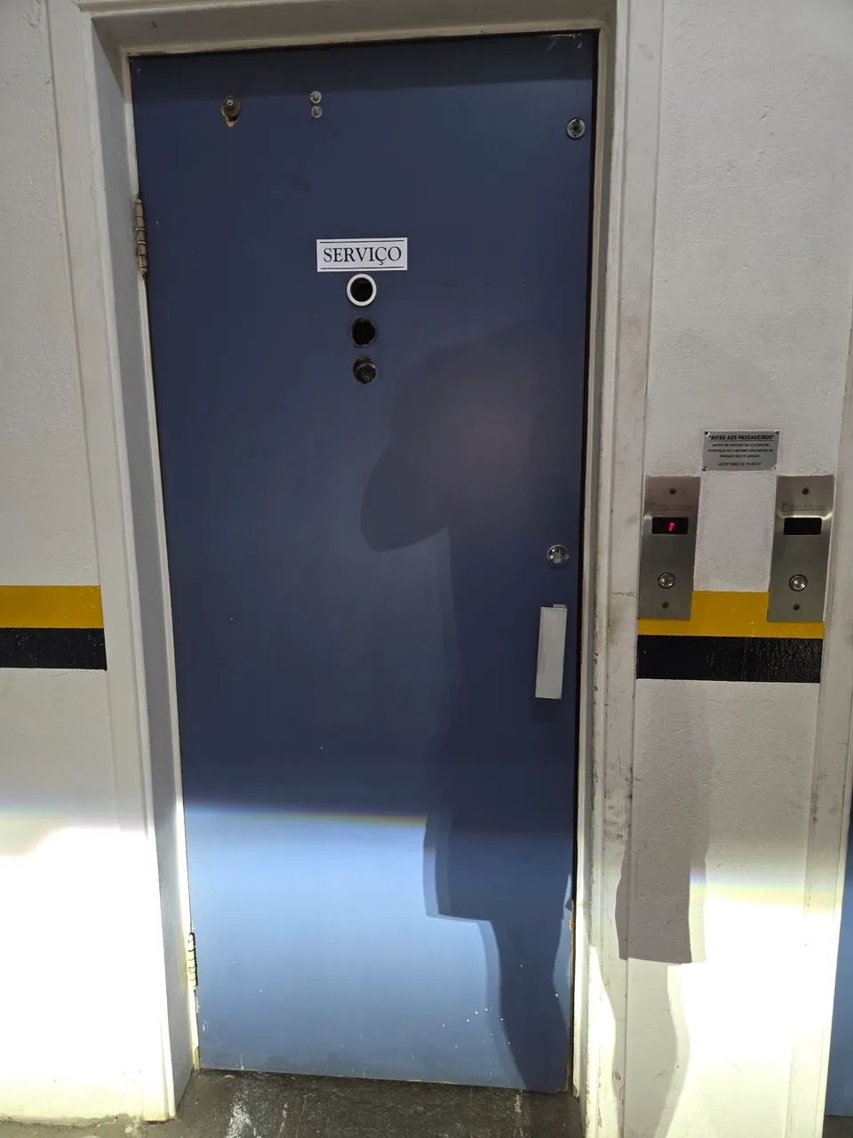 Vendo portas de elevador428513847600762882