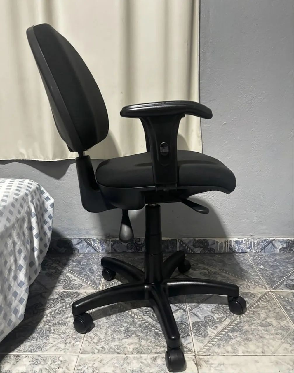 Cadeira de escritório flexform  - Foto 4
