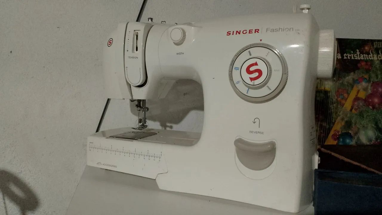 Máquina de costura 