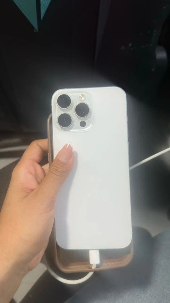 Iphone 16pro Max  - Foto 2