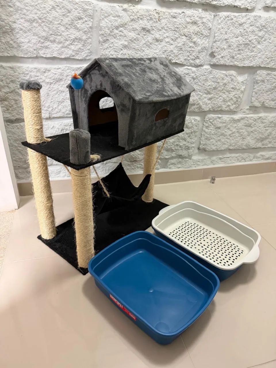 Casinha de Gato Com Rede e Brinquedo + Caixa de areira com 2 Bandeijas - Foto 3