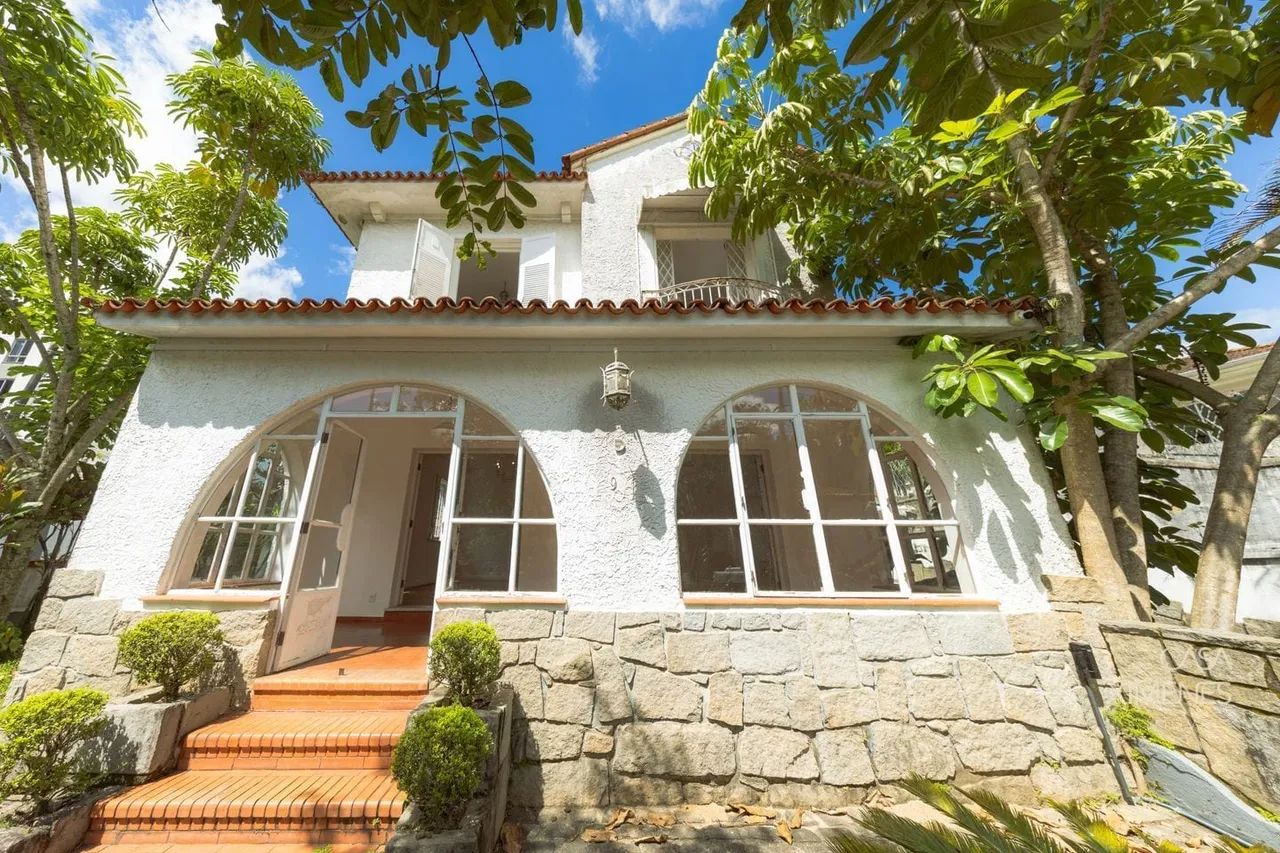 Sofisticação e exclusividade no coração histórico de Petrópolis - Foto 2