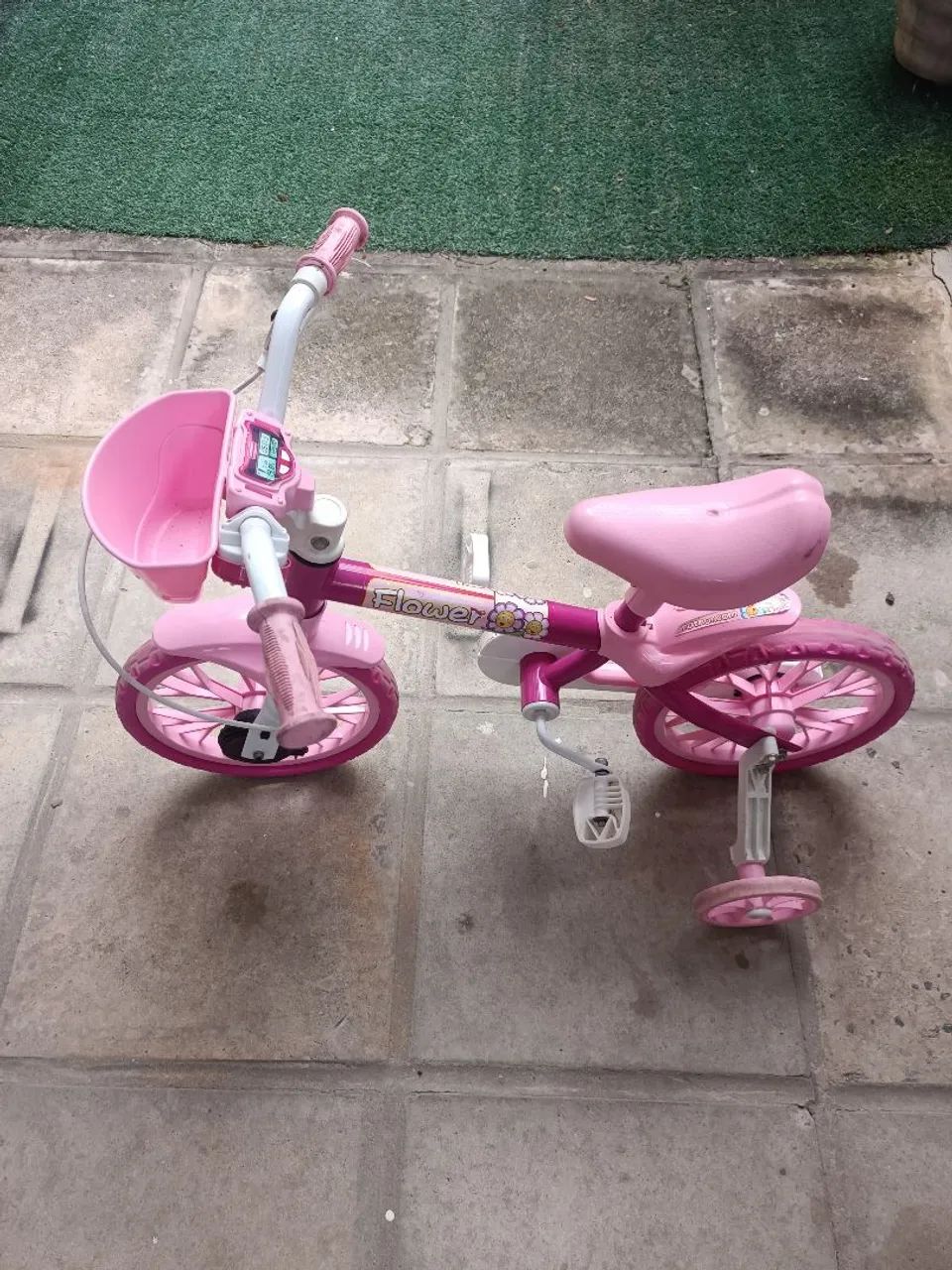 Bicicleta infantil muito bem conservada!