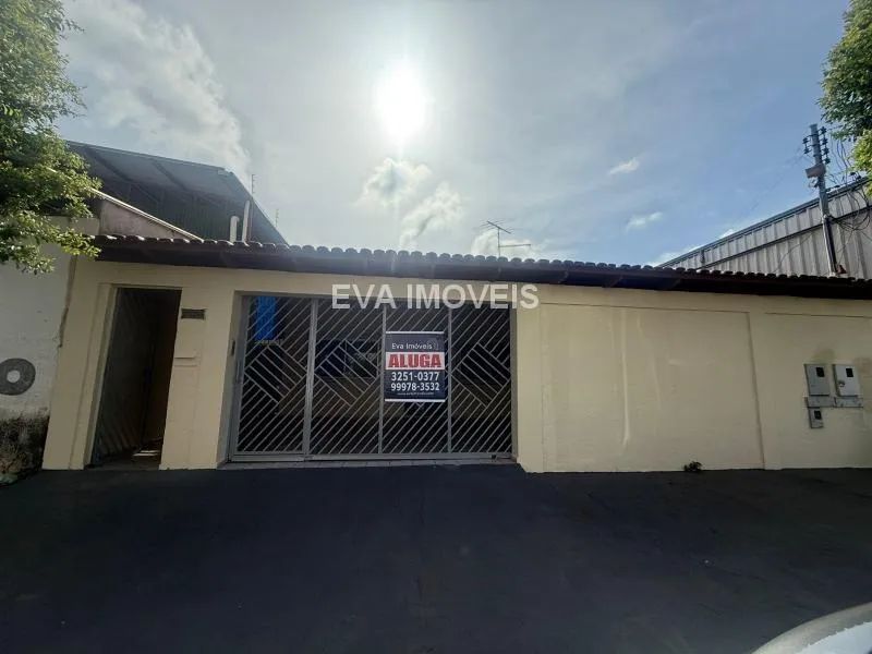 Casa com 4 quartos sendo 1 suíte