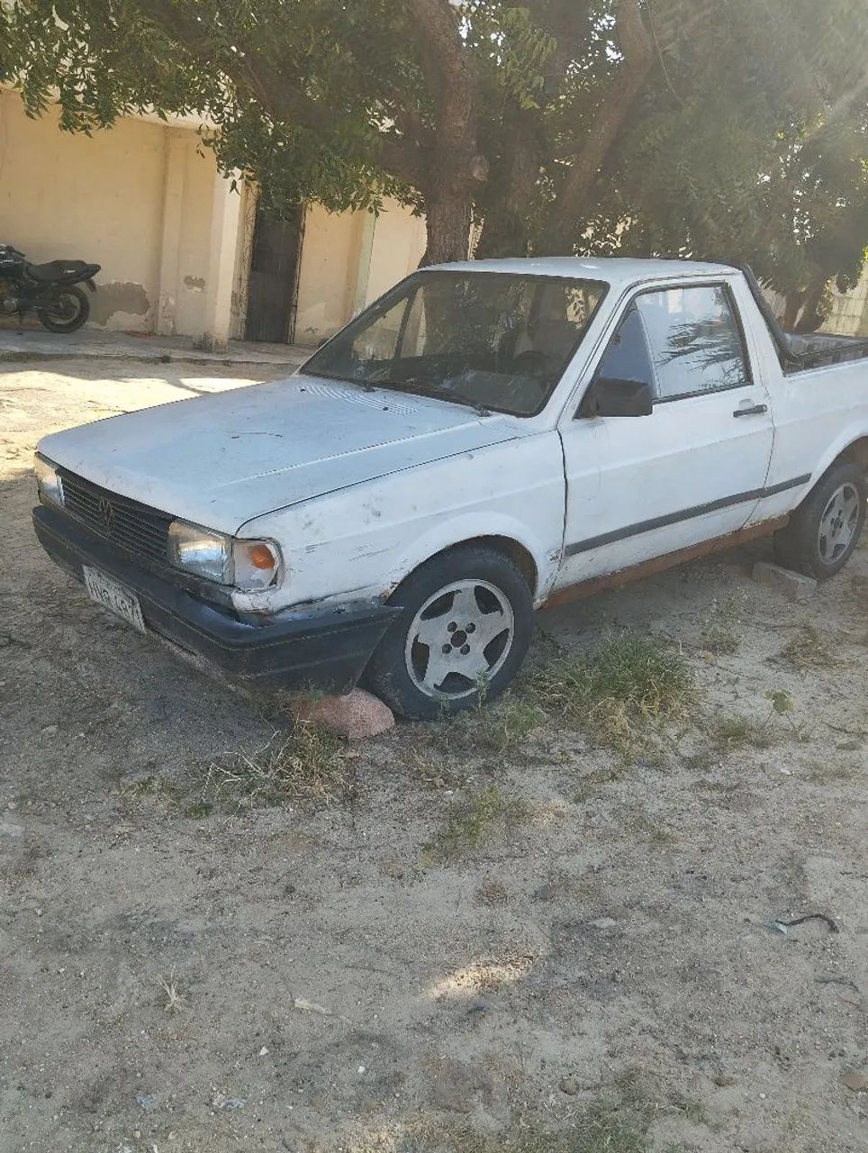 Vende-se uma Saveiro 97 com r$ 1000 de débito gás e gasolina motor 1.8 na Caucaia  - Foto 4