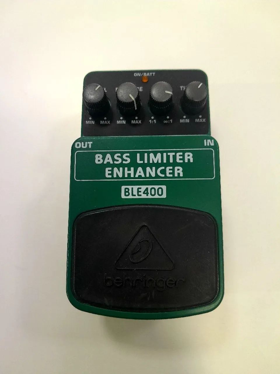 Pedal bass limiter Behringer  - Foto 5