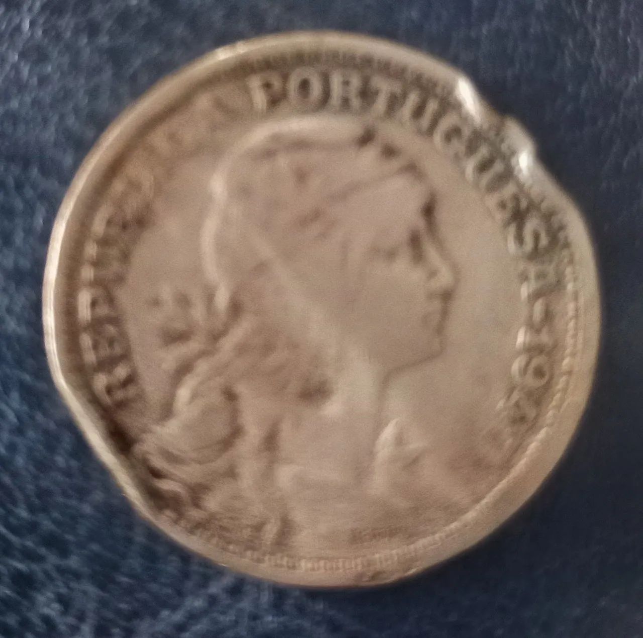 Moeda portuguesa 1947 - Foto 2