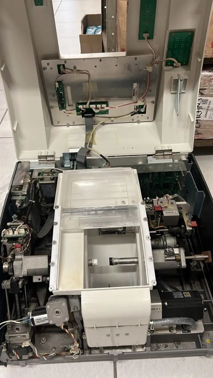 Facetadora Automatica Huvitz Excelon CPE-4000