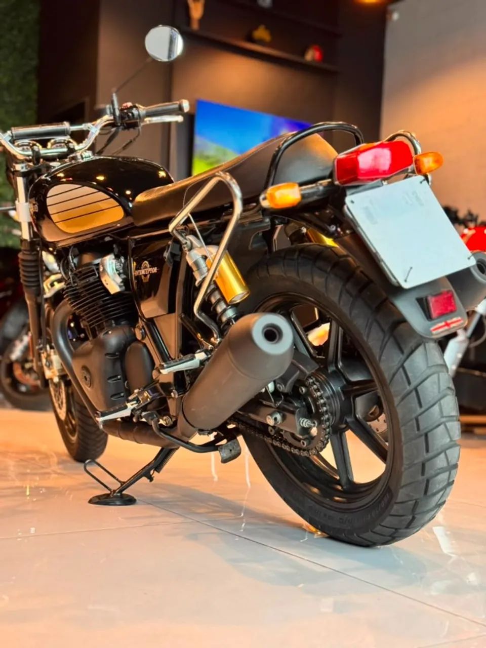 ROYAL ENFIELD INTERCEPTOR 650 - Foto 5