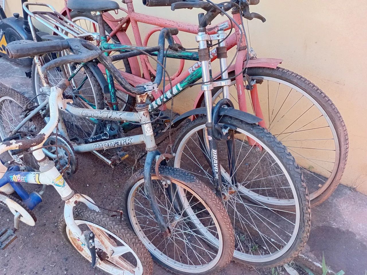 Bicicletas velhas - Foto 2