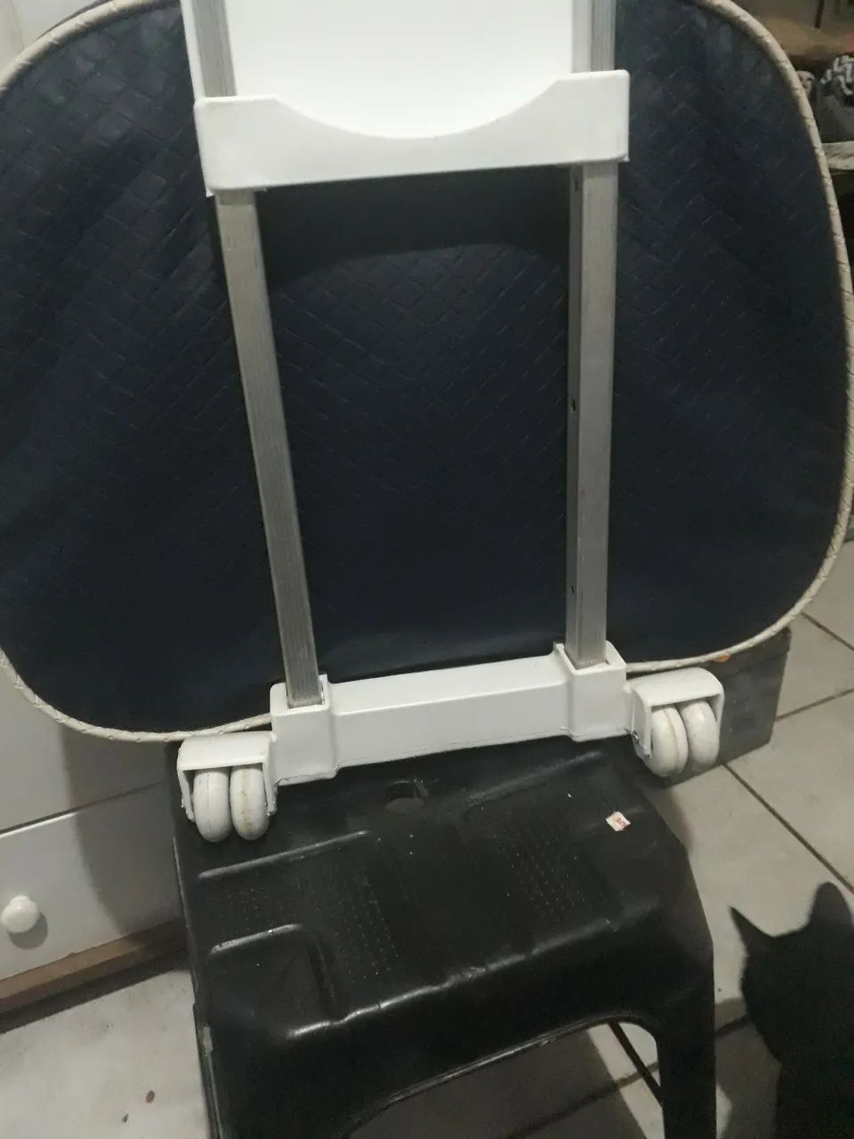Mochila maternidade com rodinhas - Foto 3