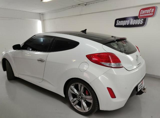 Hyundai Veloster 2013 com teto solar. Financiamos sem comprovar renda - Foto 4