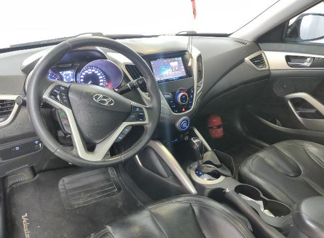 Hyundai Veloster 2013 com teto solar. Financiamos sem comprovar renda - Foto 12