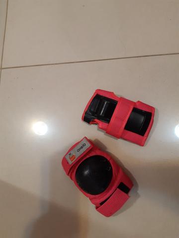 Patins usado apenaas duazl vezes , acompanha cotoveleira ,joelheira e capacete