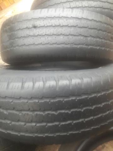4 pneus 235/75-15 Michelin meia vida - Foto 3