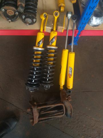 Kit lift Off Shox pra levantar Toyota Hilux - Foto 3