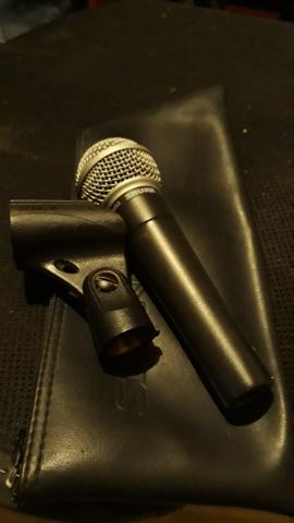 Microfone Shure sm58 pouco usado
