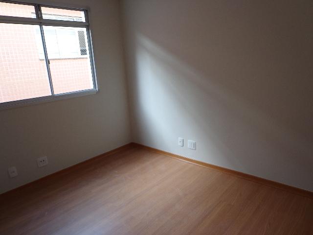 Apartamento com aproximadamente 72,80 m² com sala para 2 ambientes, 03 quartos sendo 01 su - Foto 5