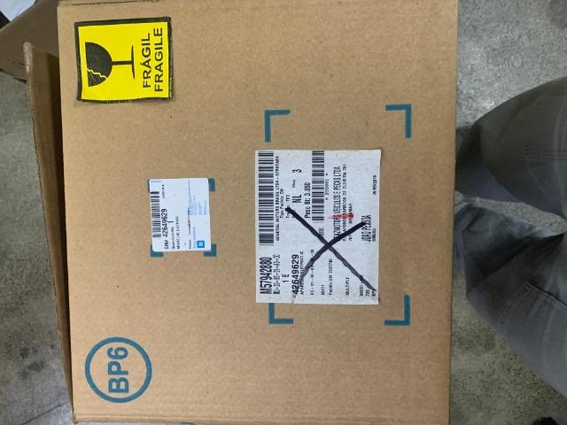 Farol LE da Tracker ano 2017-2020 GM42649629