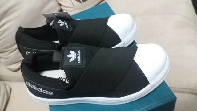 Tênis Adidas Slip On - Foto 2