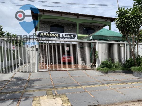 Casa sobrado com 4 quartos - Bairro Cidade Jardim em Goiânia