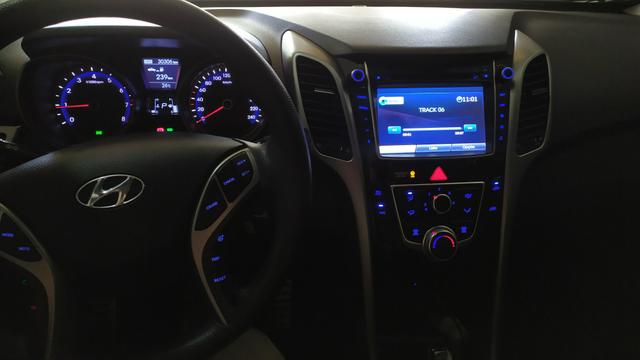 HYUNDAI i30 1.8 AUTOMÁTICO - Foto 3
