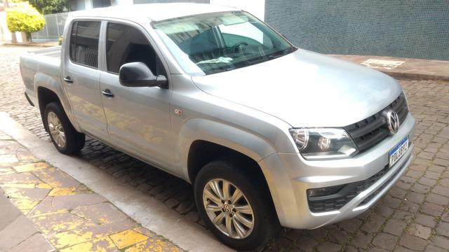 VW Amarok cab dupla - baixa km - modelo novo - manual e chave reserva - Foto 4