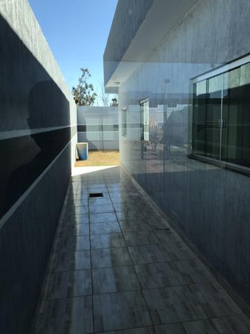 Linda casa de 3 qts, suíte, porcelanato no Setor de Mansões de Sobradinho - Foto 3
