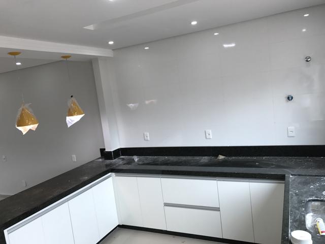Linda casa de 3 quartos sendo 1 suite no Setor de Mansões de Sobradinho - Foto 2