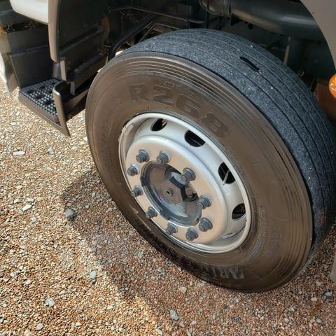 Caminhão Iveco Cursor 330 2011 4x2 (toco) - Foto 13