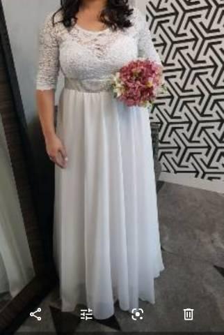 Vestido de Noiva com véu