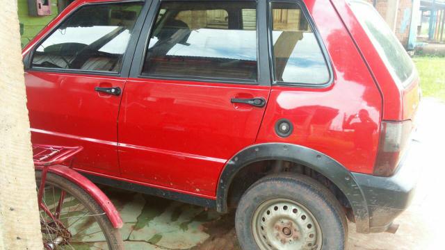 Vendo um Fiat uno completo 2008