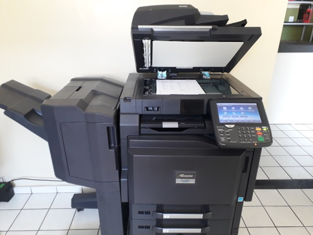 Máquina copiadora completa valor: 12,000