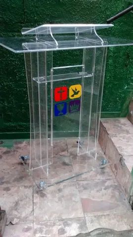 Pulpitos em acrílico 