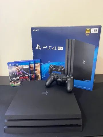 Vendo PS4 PRO 1 Tera com caixa original + 4 jogos - Videogames