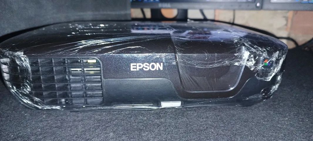 Projetor Epson Powerlite S10 - Foto 4