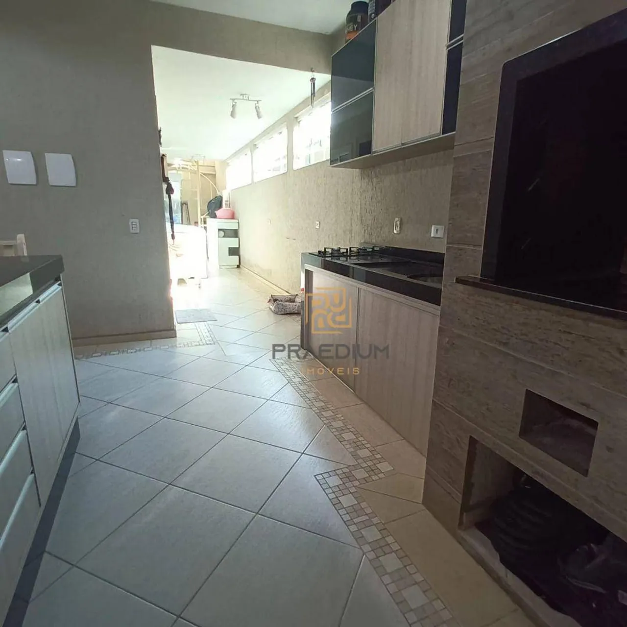 Sobrado com 3 dormitórios à venda, 200 m² por R$ 650.000,00 - Vila Santa Helena - Colombo/