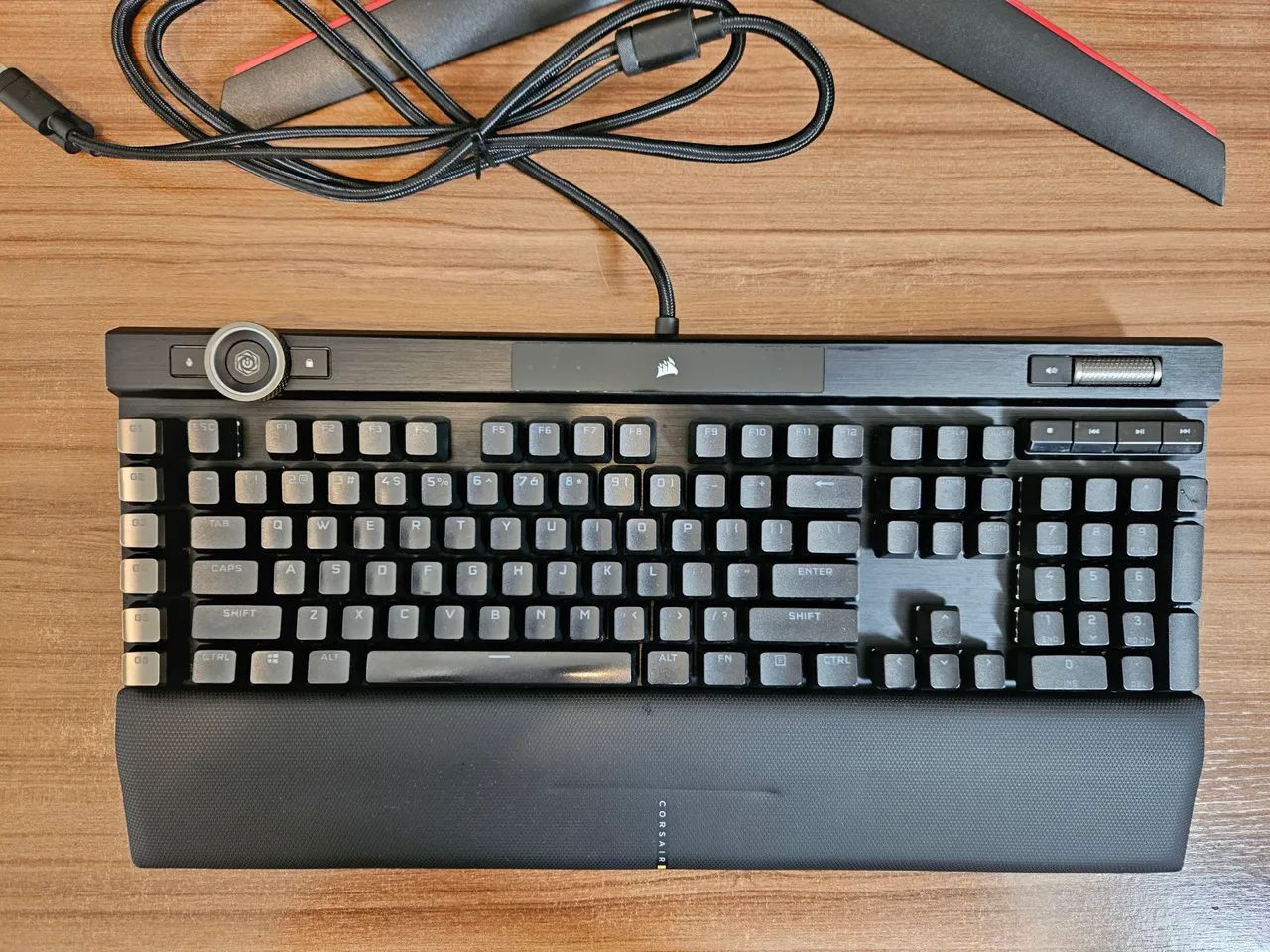 Teclado Mecânico Corsair K100 RGB - Switch Óptico OPX - Foto 3