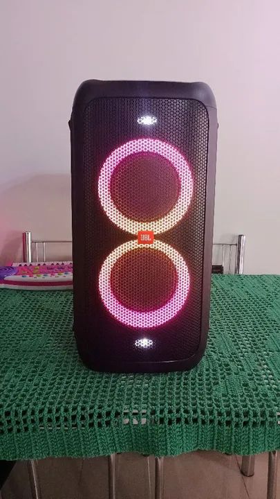 Caixa de Som JBL Party box 100 com bolsa para transporte 