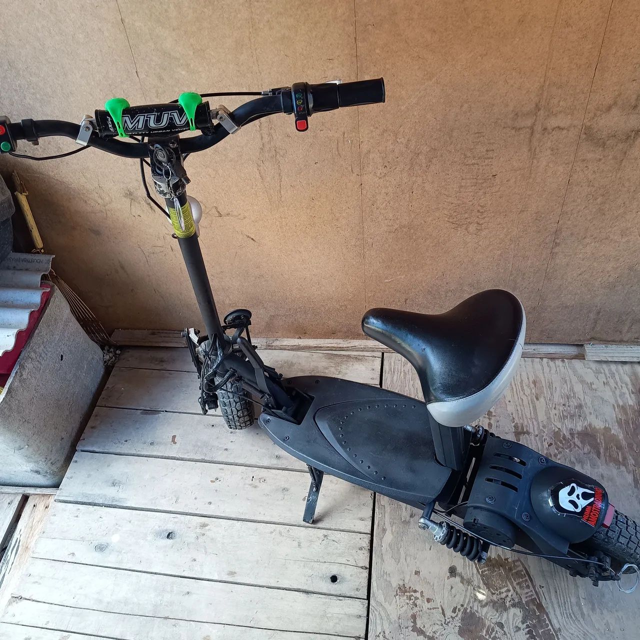 Patinete elétrico usado , Two dogs, aceito trocas com volta.