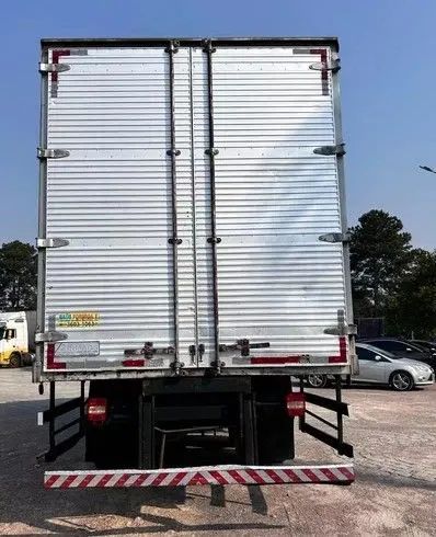 Volkswagen 24.280 6x2 - Foto 4