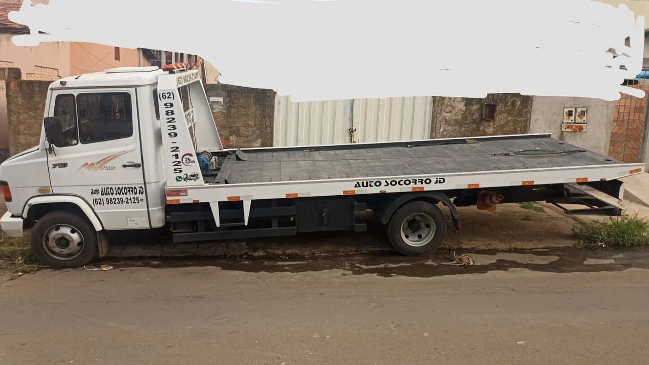 Caminhão de guincho 