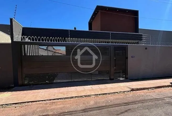 CASA NOVA 2 QUARTOS SENDO 1 SUÍTE JD. AUTONOMISTA